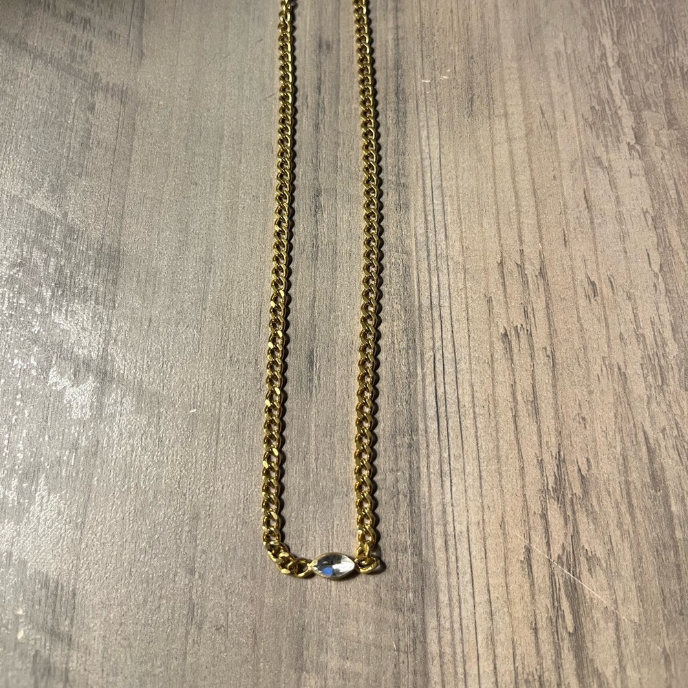 White crystal, gold chocker